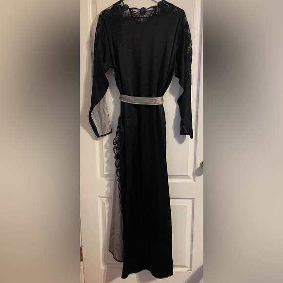 Vintage Fernando Sanchez Black Gray Silk Lace Tie Front Robe Small Coquette - Picture 2 of 8